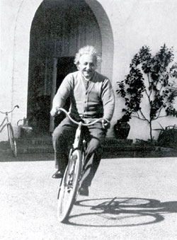 Einstein em uma bicicleta