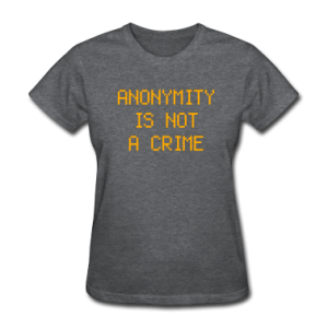 Camiseta escrita: Anonimato não é crime